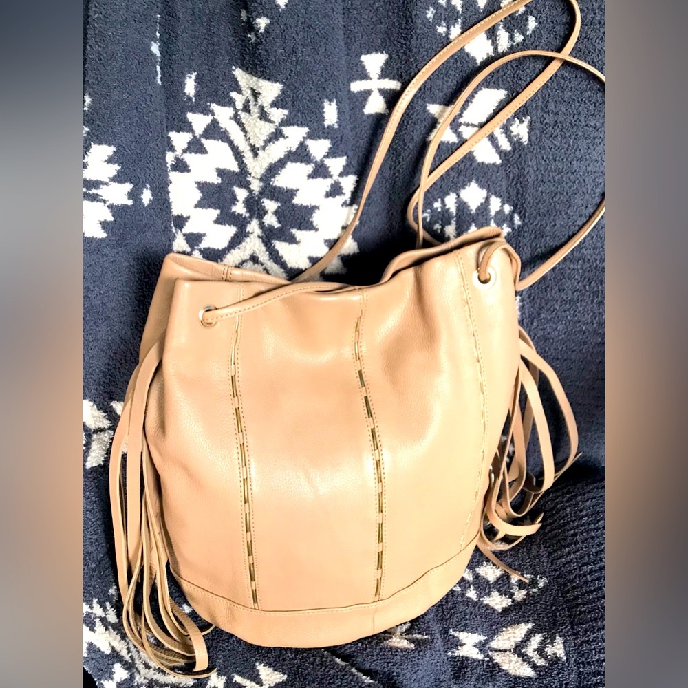 Kelsi Dagger Leather Fringe Hobo Natural Tan Beige Shoulder Bucket Bag Purse EUC